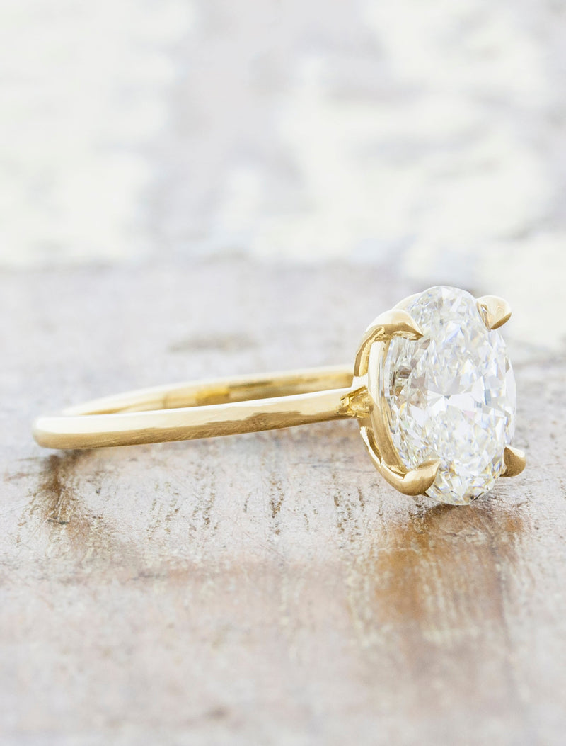 Unique-engagement-rings-oval-diamonds-solitiare-florina